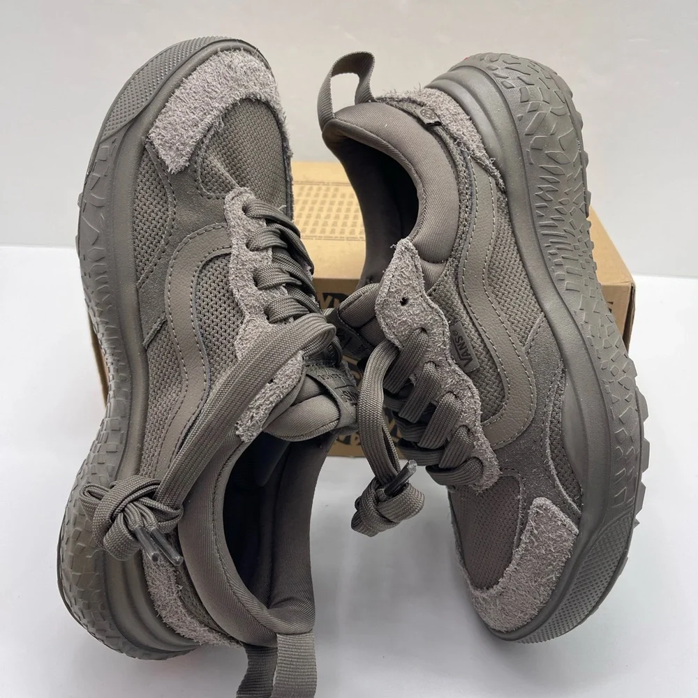 Vans WMN Mte Ultrarange Neo Vr3
Mono Bungee Cord
VN000CWE9JC Sneakers - Picture 11 of 16